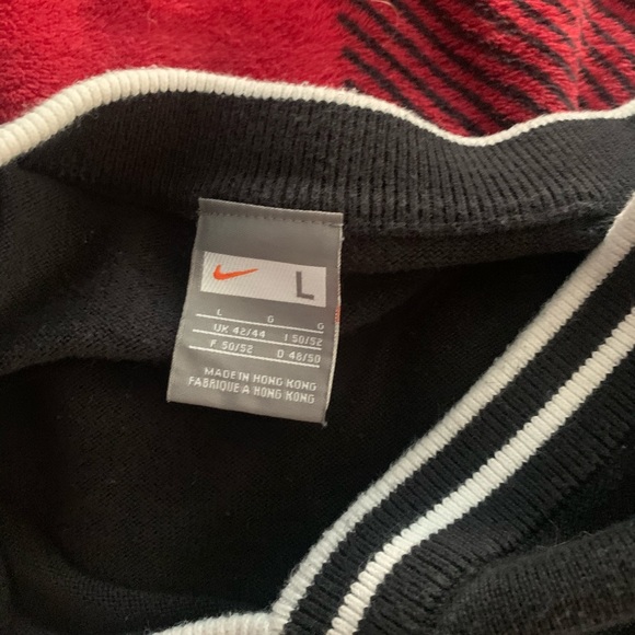 Nike V-Neck Sweater - Picture 2 of 2